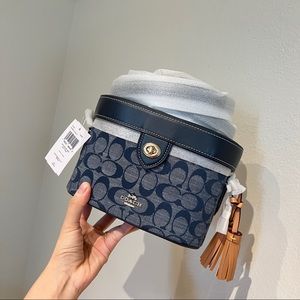 Coach Kay Crossbody In Signature Chambray
